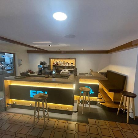 זאמנאון Hotel Edi מראה חיצוני תמונה