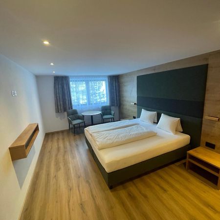 זאמנאון Hotel Edi מראה חיצוני תמונה