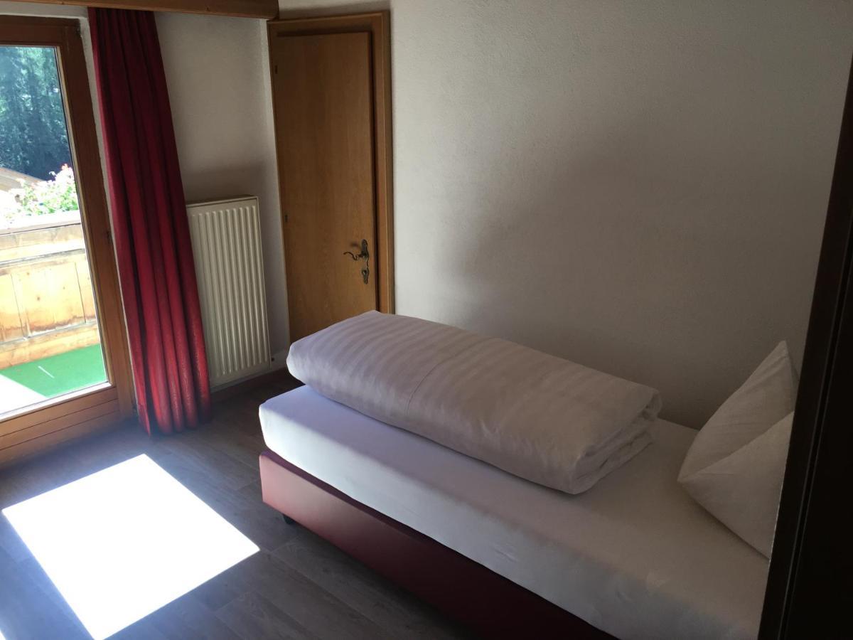 זאמנאון Hotel Edi מראה חיצוני תמונה