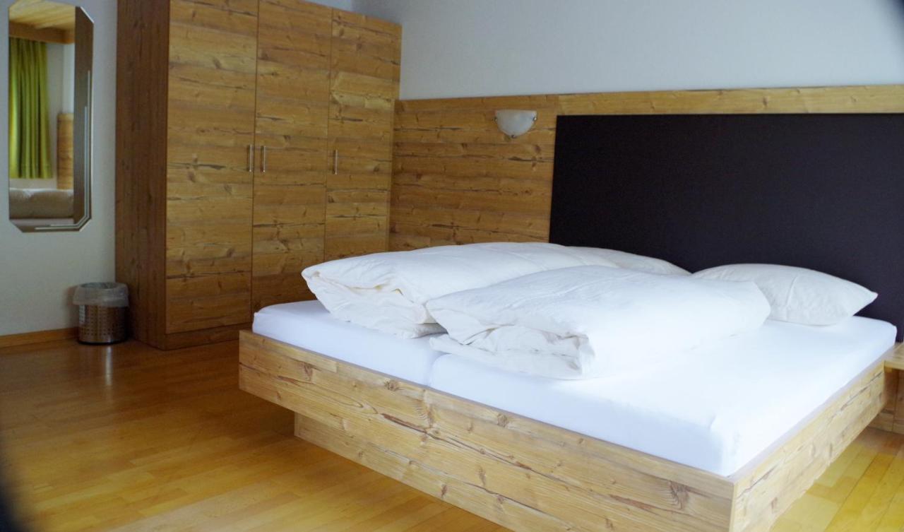 זאמנאון Hotel Edi מראה חיצוני תמונה