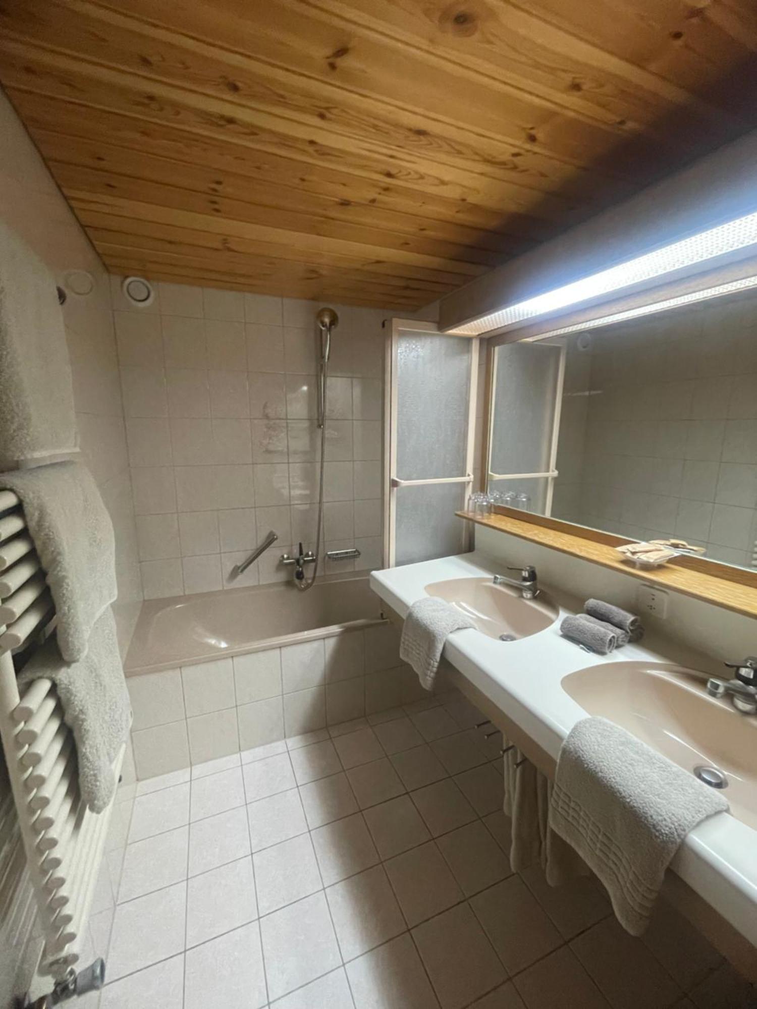 זאמנאון Hotel Edi מראה חיצוני תמונה